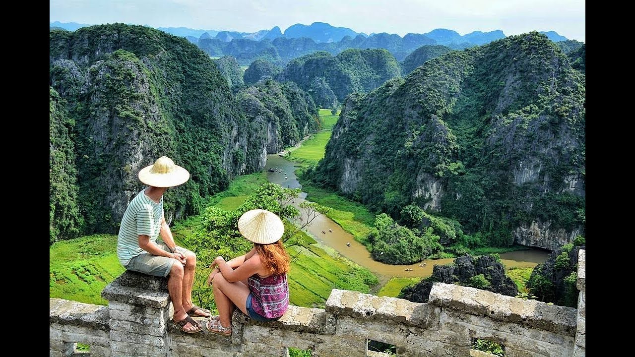 New friends, epic views – solo travel done right